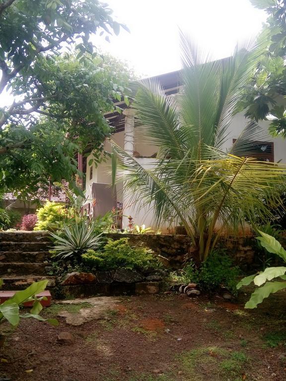 Hotel Himasha Guest Mirissa Exterior foto